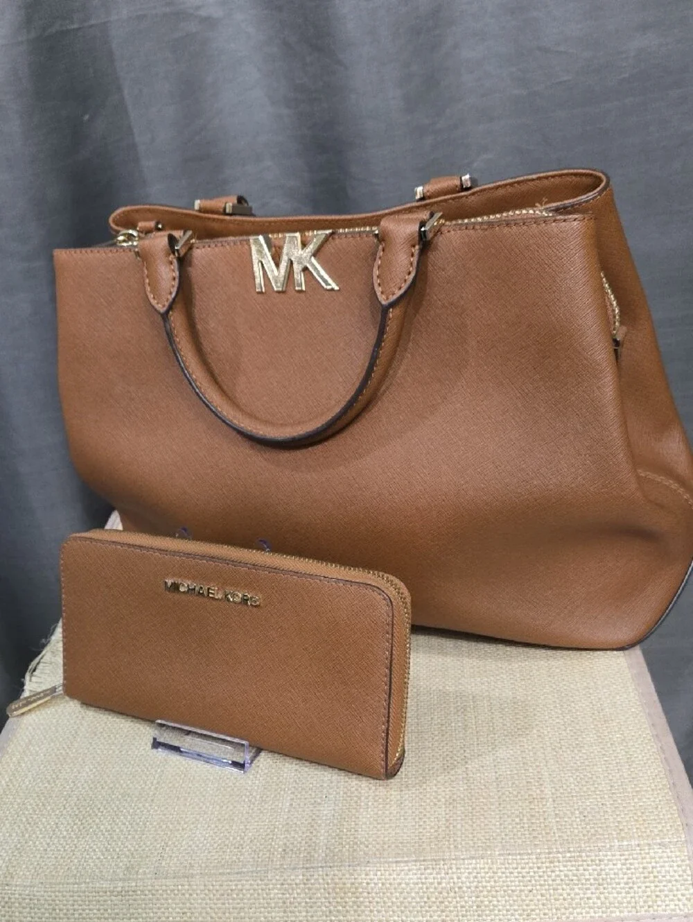Michael Kors Set - Picture 16 of 16